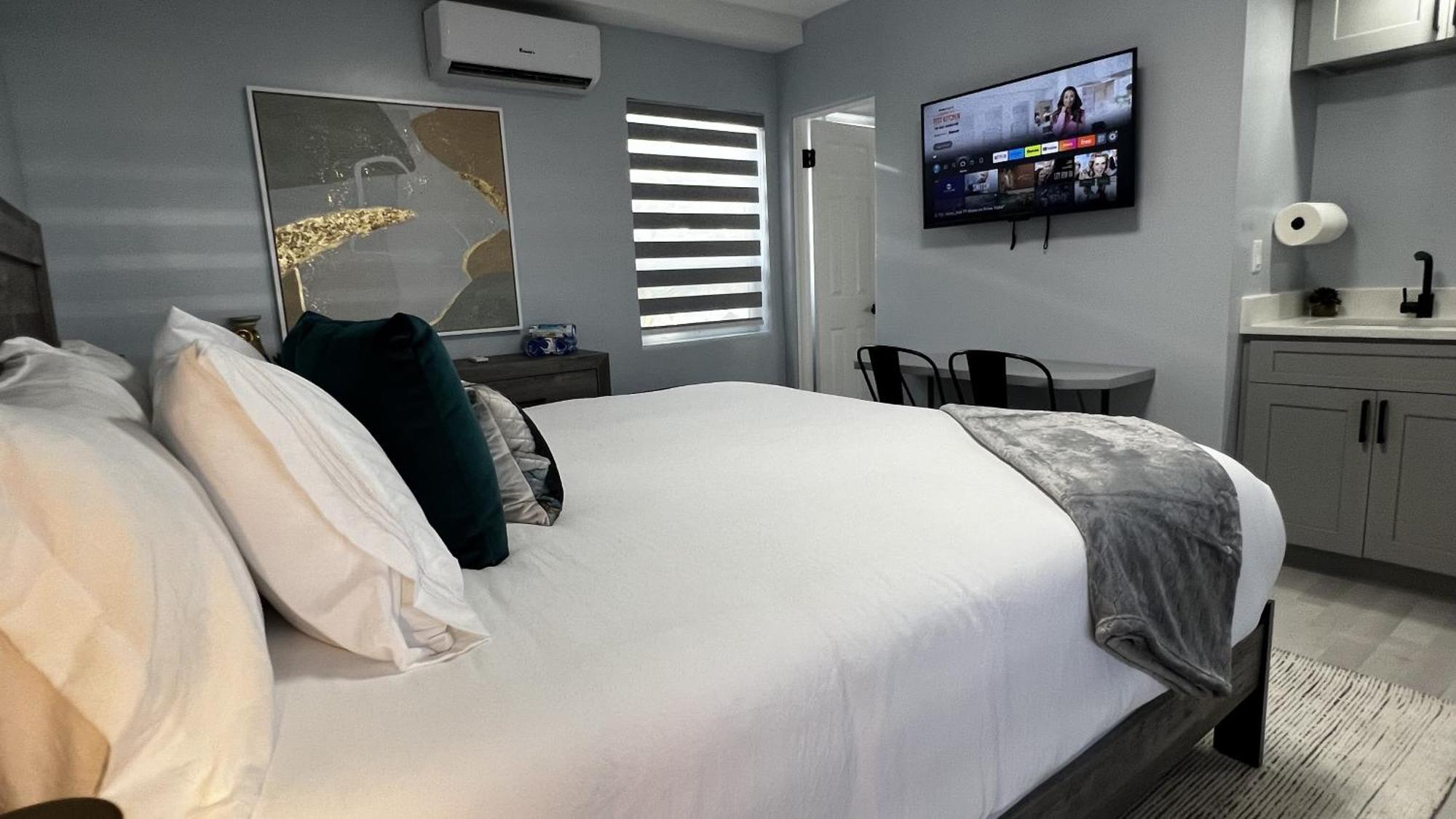 Oceano Suites Daytona Beach Room photo