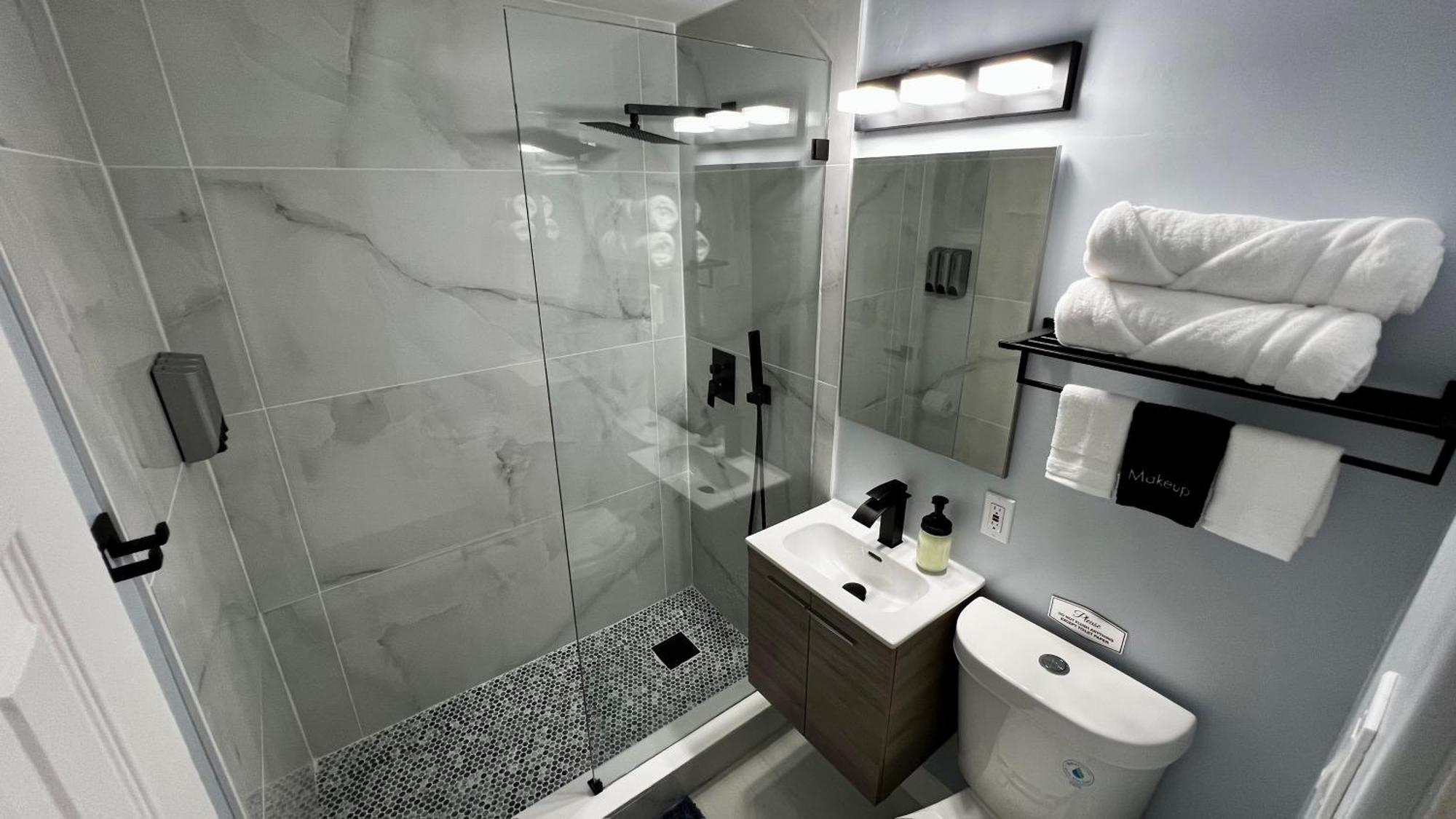 Oceano Suites Daytona Beach Room photo