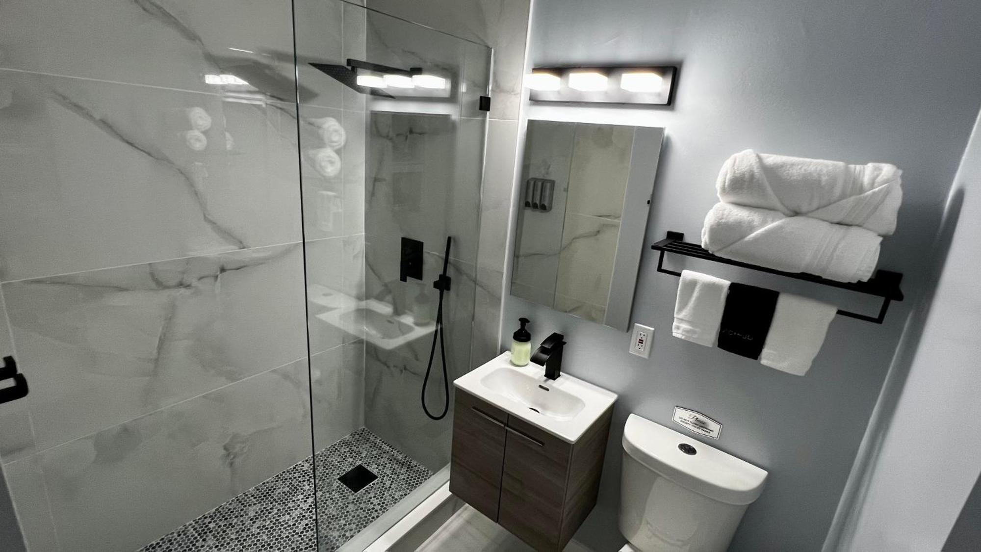 Oceano Suites Daytona Beach Room photo