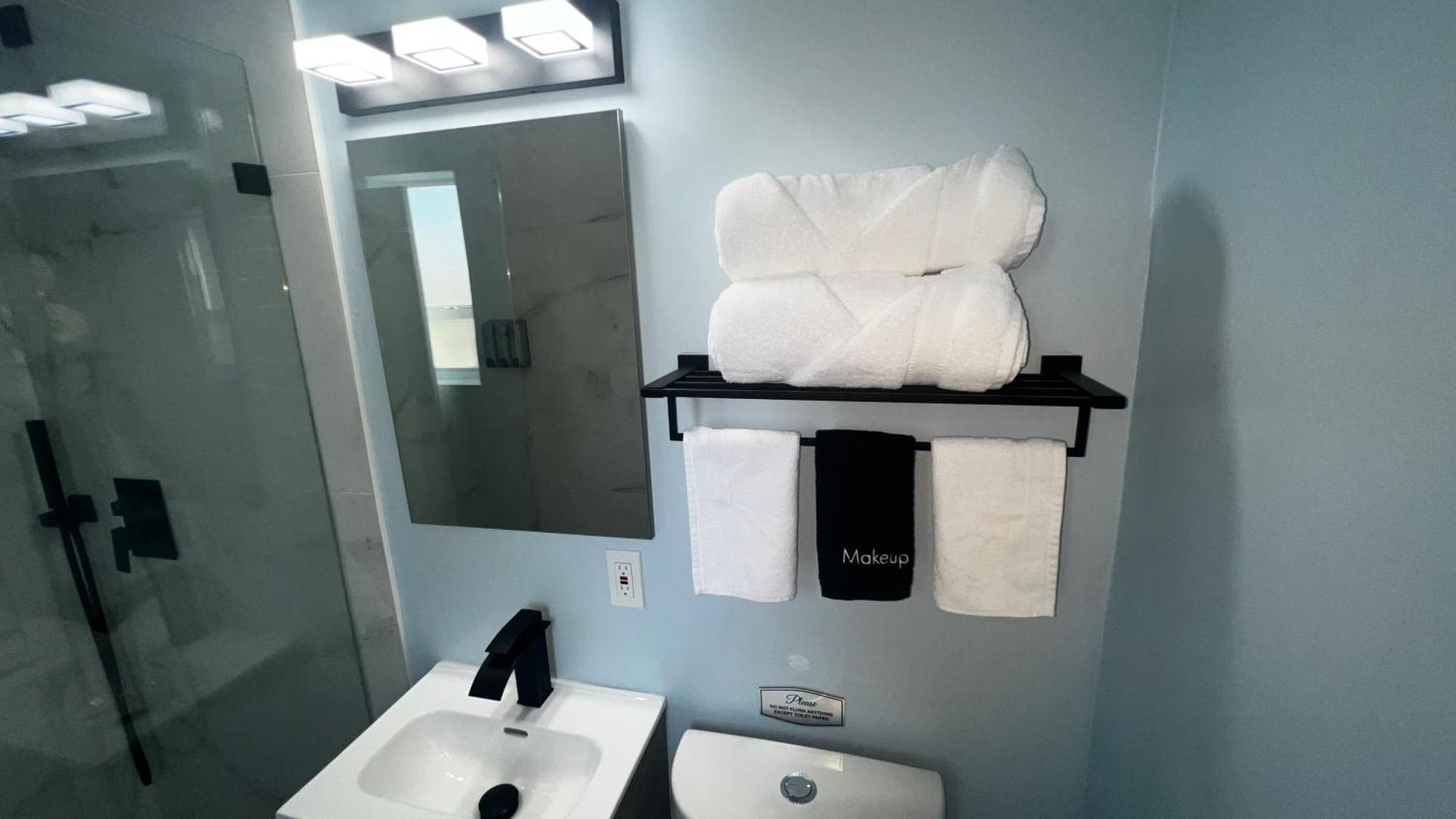 Oceano Suites Daytona Beach Room photo