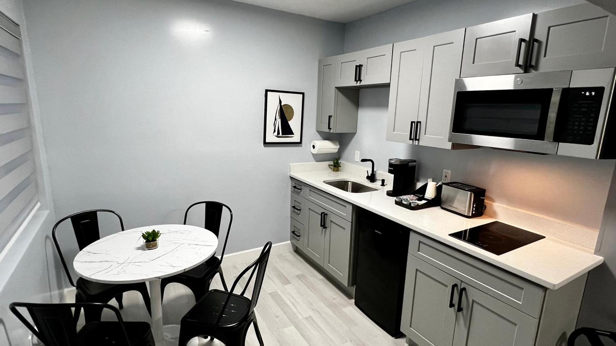 Oceano Suites Daytona Beach Room photo